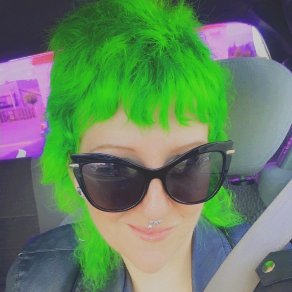 Meet your Posher, Laura